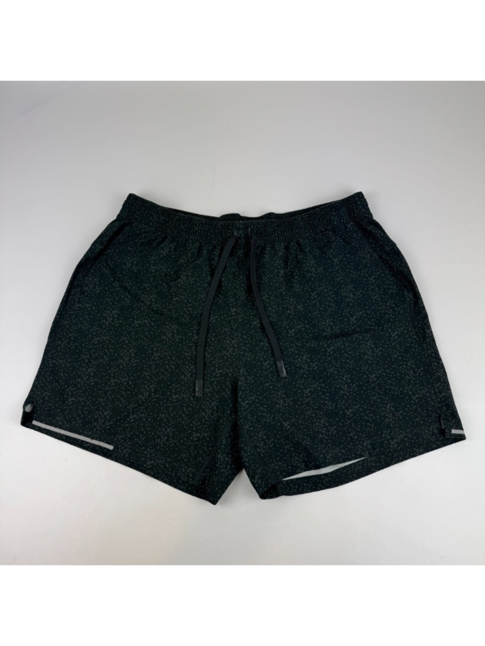 Bear Bottom Mens Size XL 5.5" Inseam Athletic Pull On Gym Runny Shorts Gray